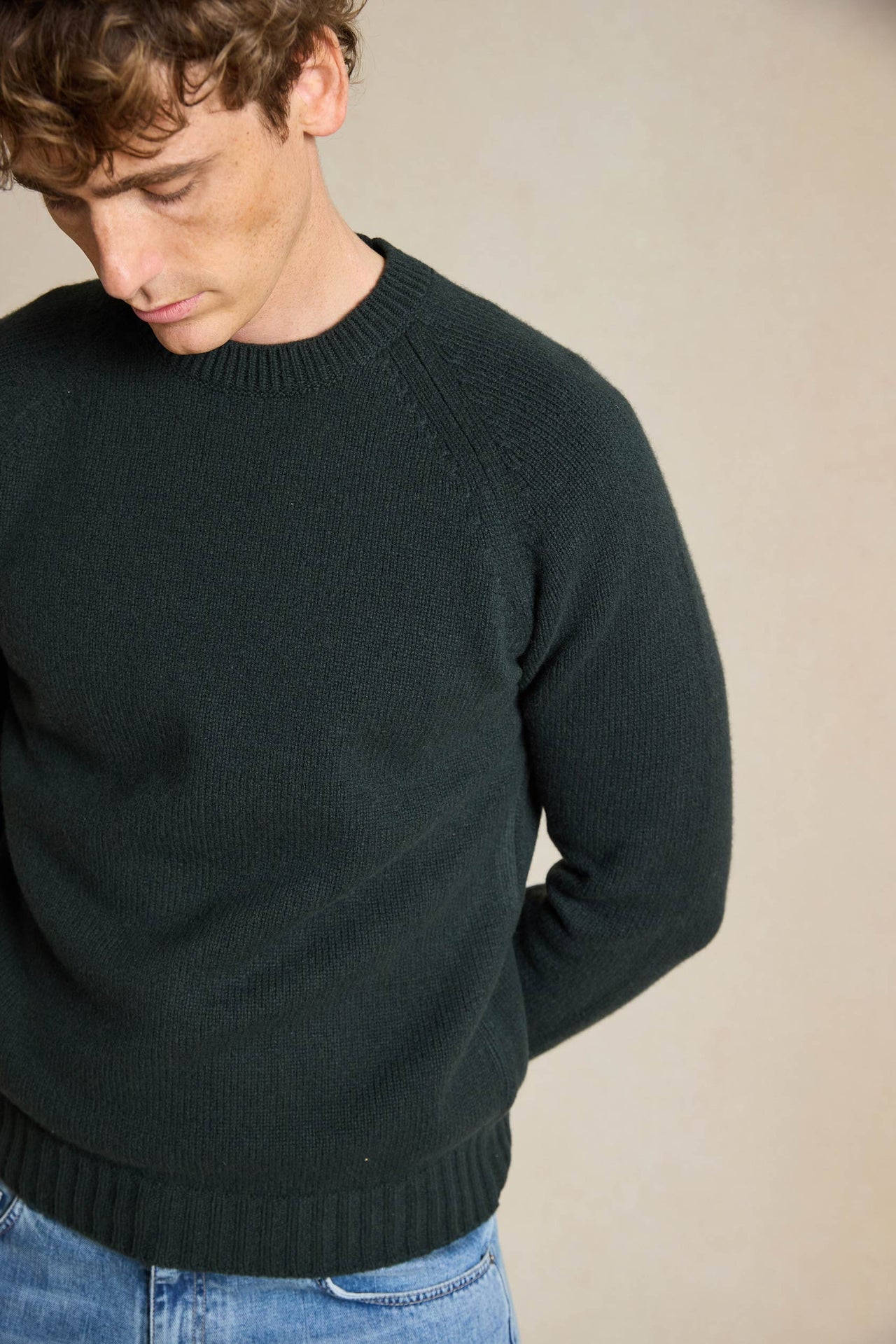 Stay warm and stylish with the Fernworthy Fisherman Rib Jumper. Crafted from 100% lambswool, this classic piece offers superior comfort and timeless design for any season.