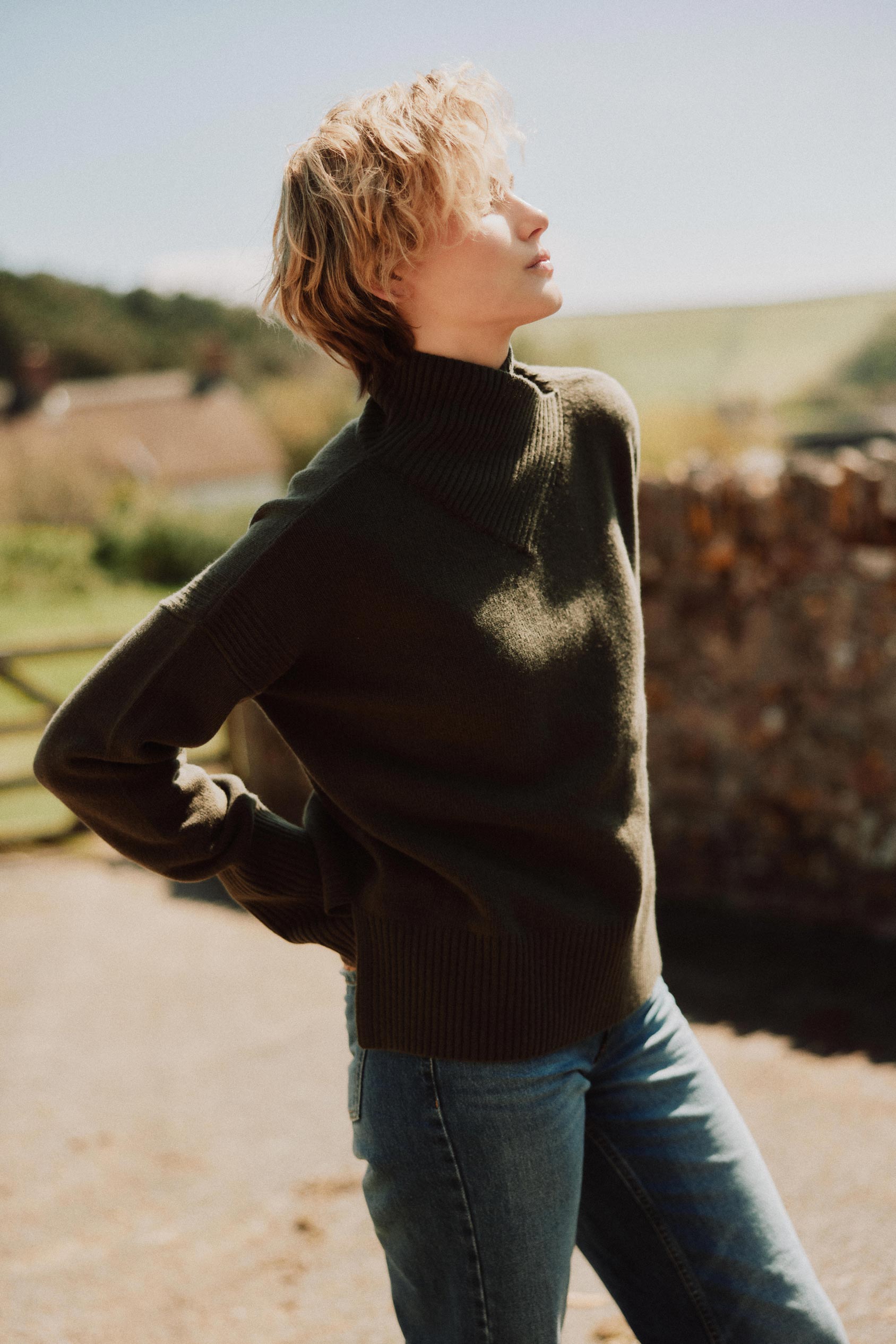 Stay cosy this Autumn/Winter with our Fonthill Khaki Wrap Neck Jumper. Featuring a stylish wrap neck and rolled cuffs, it's the perfect blend of comfort and elegance.