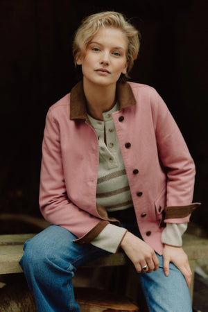 Countryside meets town with the Hallington Rose Barn Coat. Perfect for Autumn/Winter, it combines style and warmth for all your seasonal adventures.