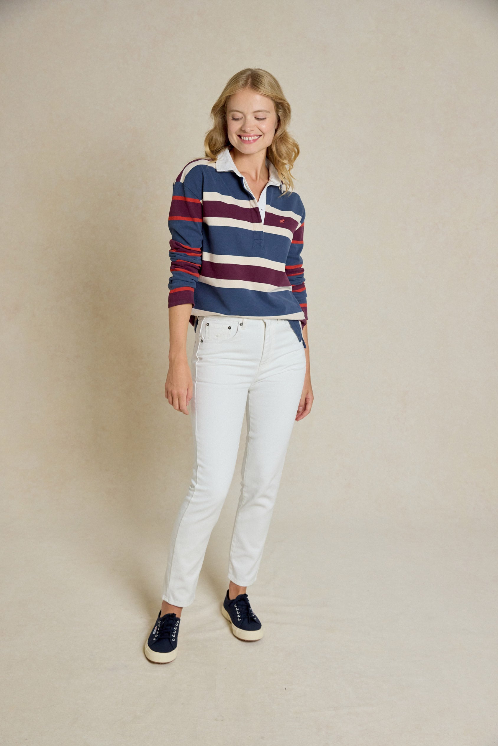 Step up your casual style with the Rivelin Multi Stripe Rugby. Crafted from soft, peached cotton fabric, this rugby is both comfortable, durable and effortlessly stylish.