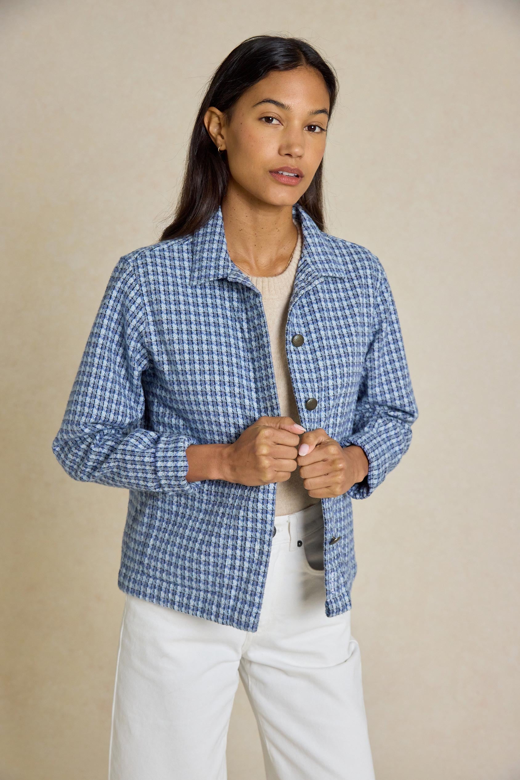 Enhance your style with our Staunton Blue Tweed Jacket. Lightweight, 100% cotton and perfect for any season. Timeless design meets modern comfort.