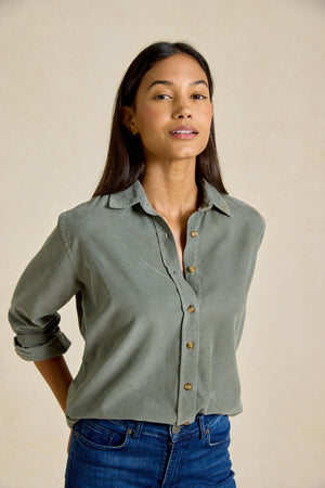 Upgrade your wardrobe with the Stroud Khaki Cord Shirt. garment-dyed for a unique, gentle fading effect, this shirt offers a distinctive look and lasting style.