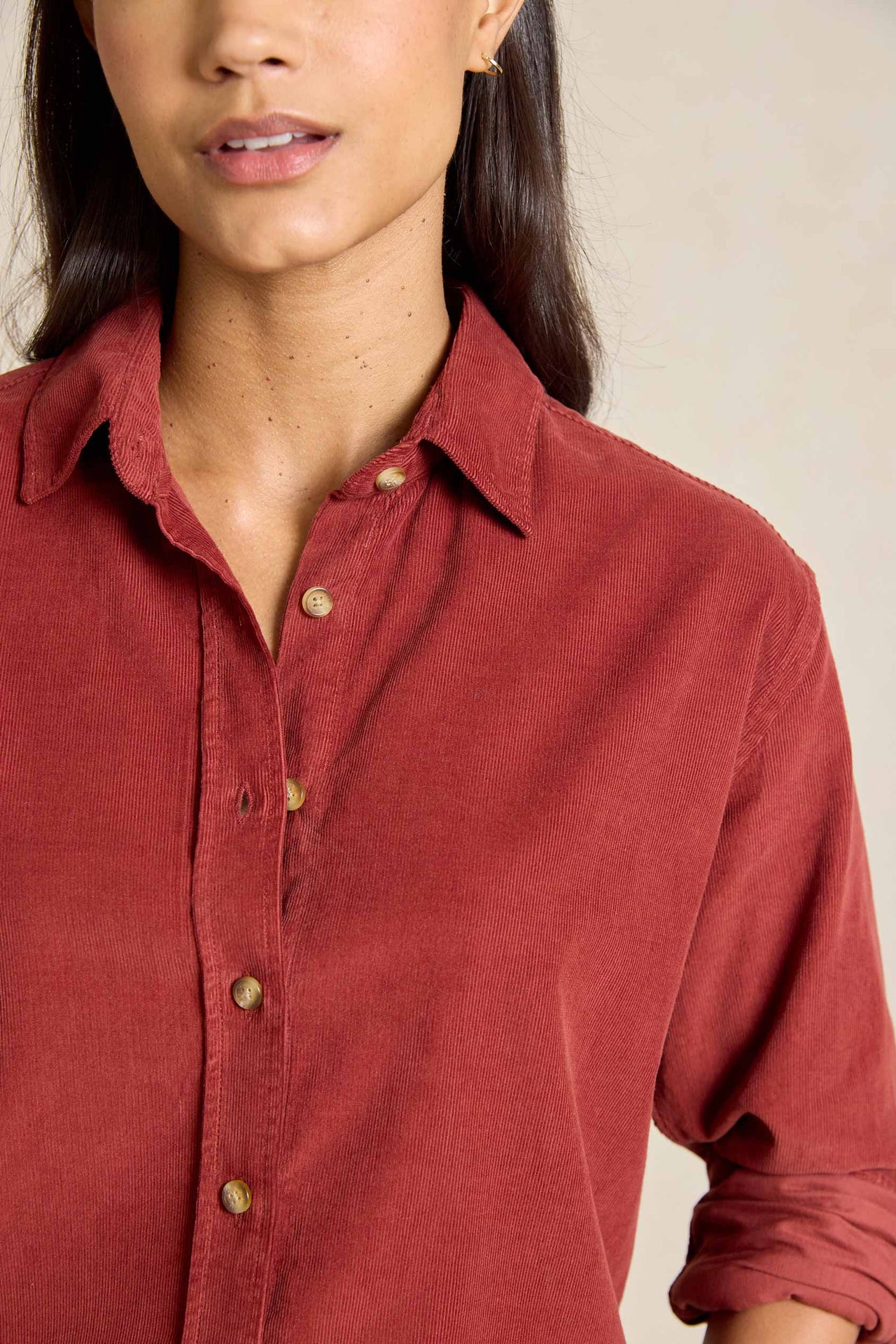 Discover the Stroud Rust Cord Shirt, garment-dyed for unique gentle fading and subtle color variations. This shirt offers a distinctive look with timeless appeal.