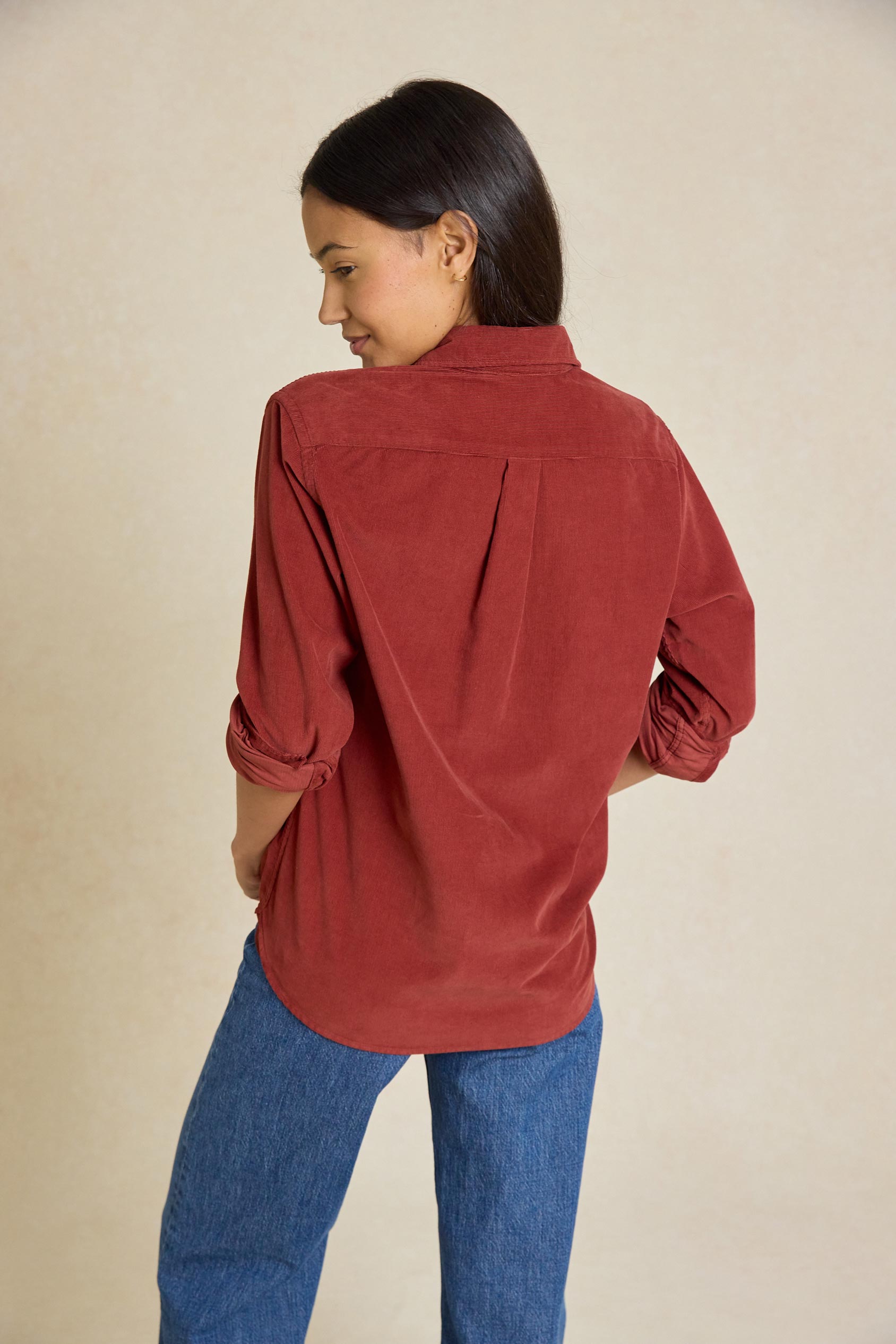 Discover the Stroud Rust Cord Shirt, garment-dyed for unique gentle fading and subtle color variations. This shirt offers a distinctive look with timeless appeal.