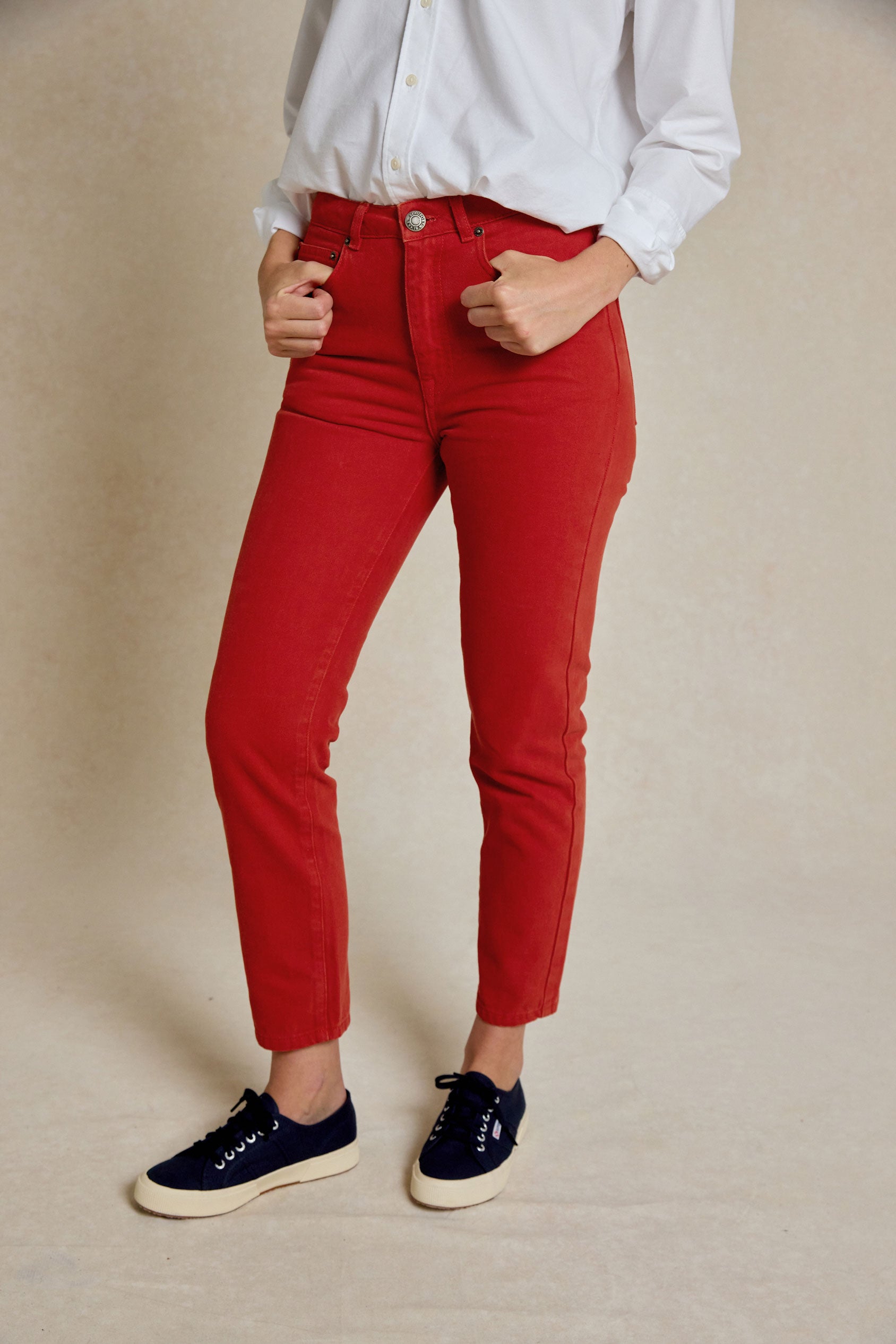 Step up your style with the Sway Red Mom Jeans. Made in Portugal and crafted from 100% cotton, these non-stretch denim mom jeans offer the perfect fit mixed with timeless style.